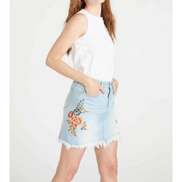 NEW DRIFTWOOD mini skirt maui in maui - Picture 3 of 5